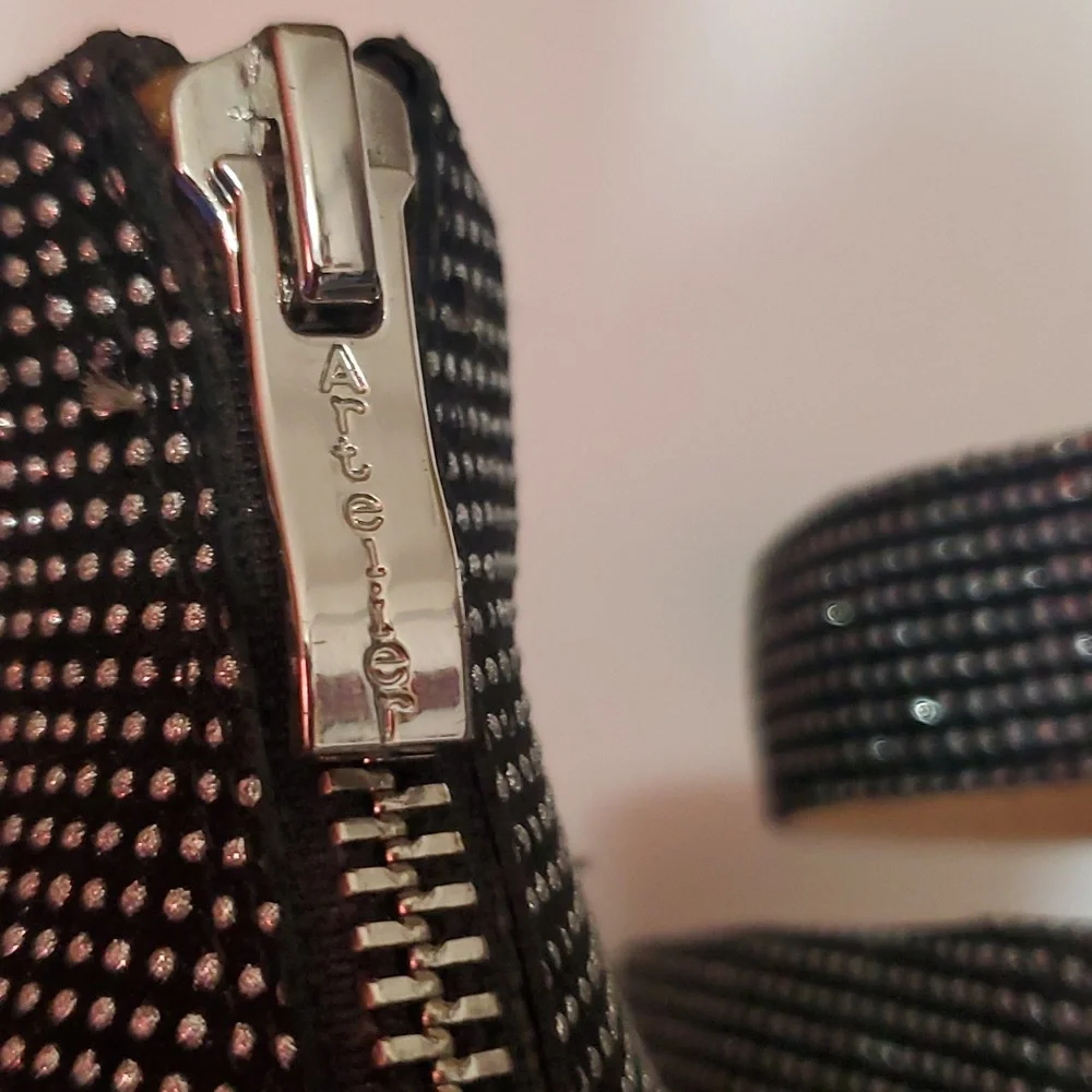 Open toe pumps. - Picture 10 of 10